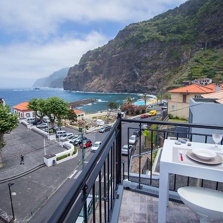 Oliveira'S Apartments - Madeira Island ポンタ・デルガダ エクステリア 写真
