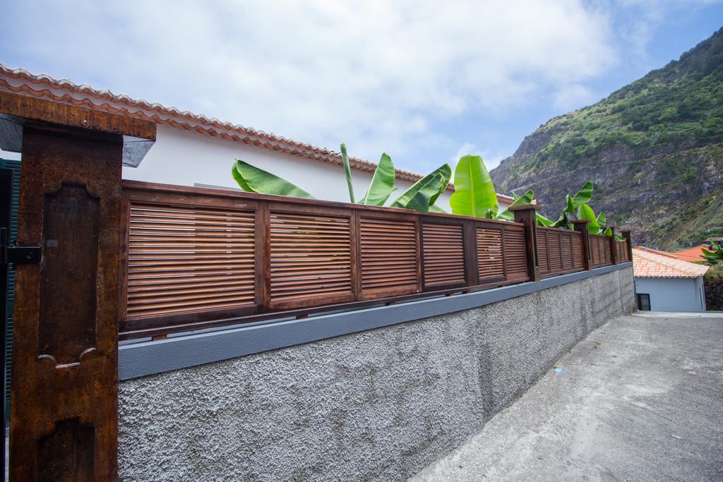Oliveira'S Apartments - Madeira Island ポンタ・デルガダ エクステリア 写真