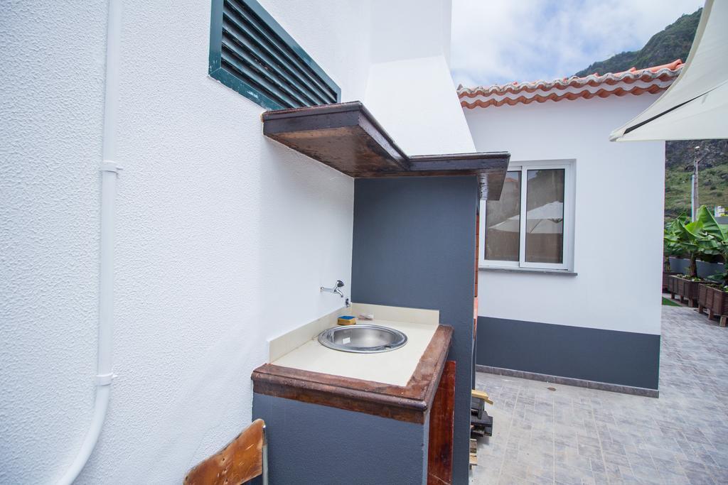 Oliveira'S Apartments - Madeira Island ポンタ・デルガダ エクステリア 写真