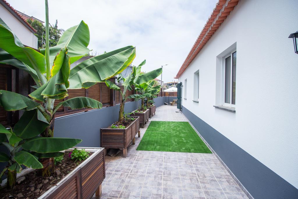 Oliveira'S Apartments - Madeira Island ポンタ・デルガダ エクステリア 写真