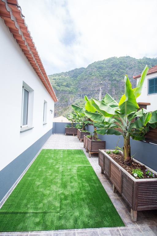 Oliveira'S Apartments - Madeira Island ポンタ・デルガダ エクステリア 写真