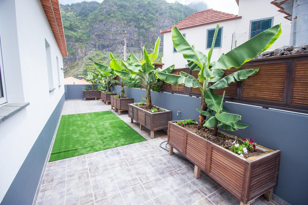 Oliveira'S Apartments - Madeira Island ポンタ・デルガダ エクステリア 写真