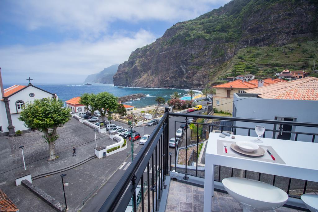 Oliveira'S Apartments - Madeira Island ポンタ・デルガダ エクステリア 写真