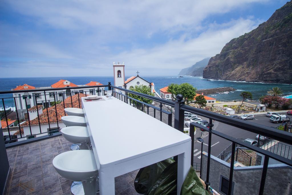 Oliveira'S Apartments - Madeira Island ポンタ・デルガダ エクステリア 写真