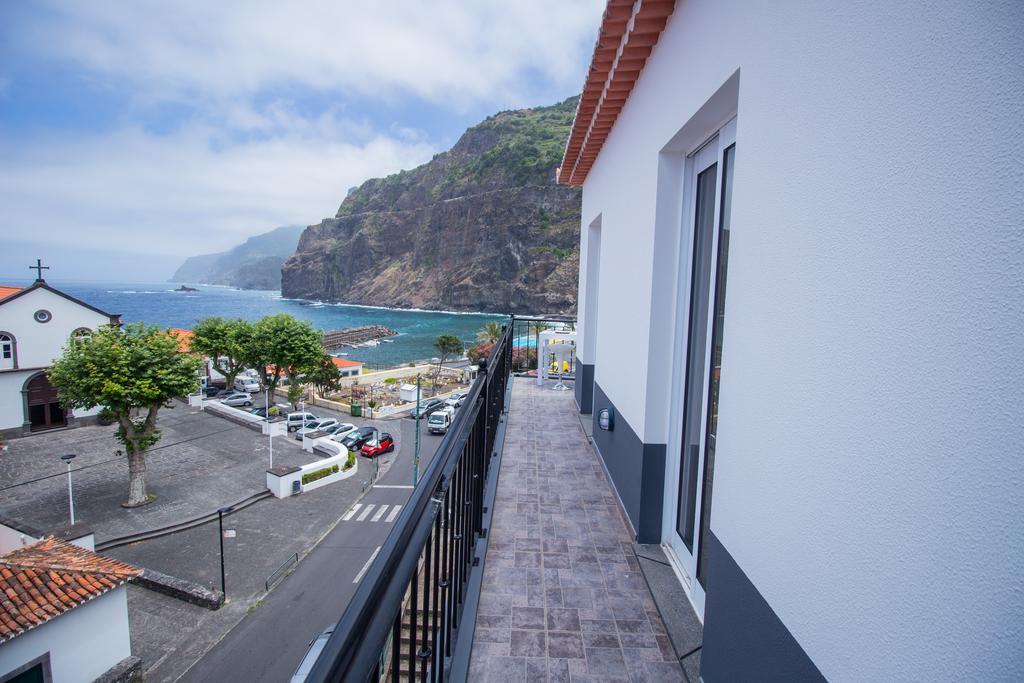 Oliveira'S Apartments - Madeira Island ポンタ・デルガダ エクステリア 写真