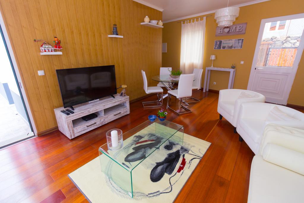 Oliveira'S Apartments - Madeira Island ポンタ・デルガダ エクステリア 写真