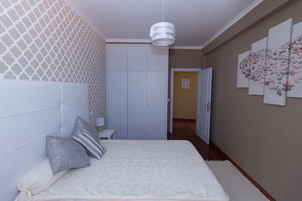 Oliveira'S Apartments - Madeira Island ポンタ・デルガダ エクステリア 写真