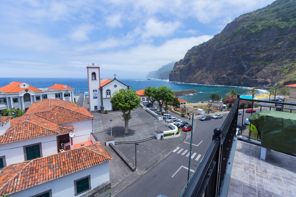 Oliveira'S Apartments - Madeira Island ポンタ・デルガダ エクステリア 写真