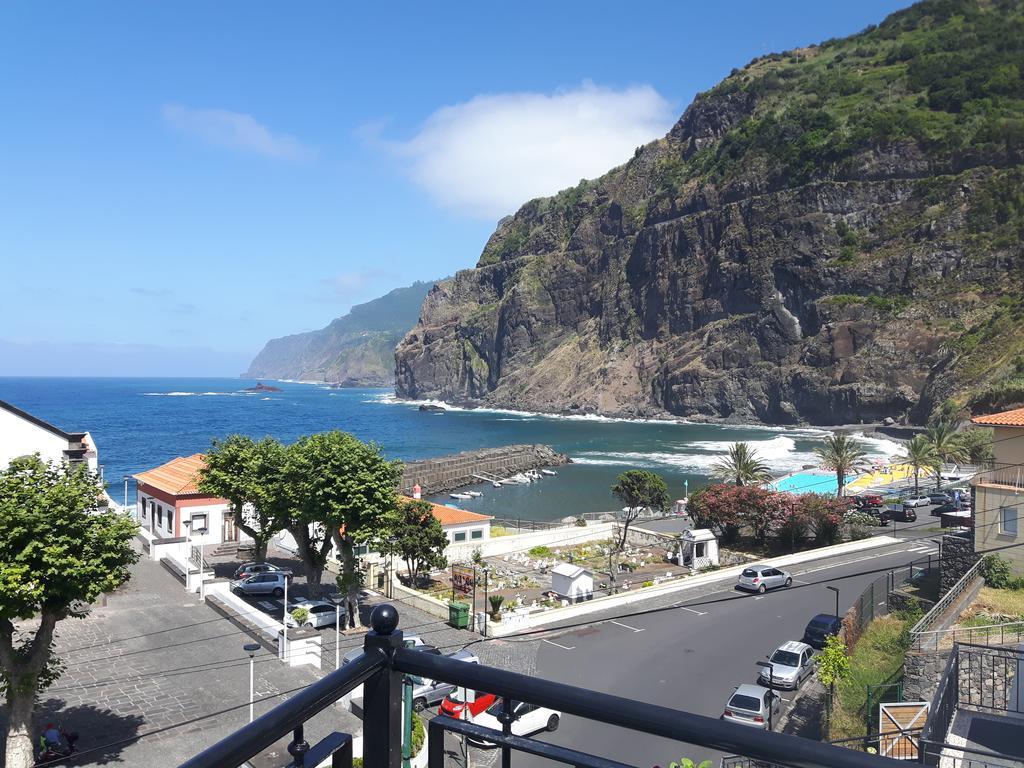 Oliveira'S Apartments - Madeira Island ポンタ・デルガダ エクステリア 写真