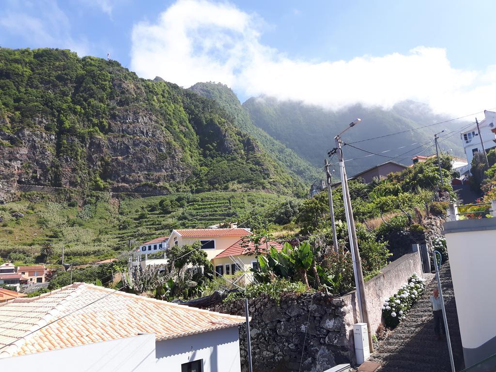 Oliveira'S Apartments - Madeira Island ポンタ・デルガダ エクステリア 写真