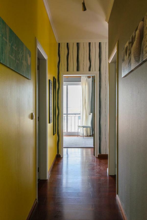 Oliveira'S Apartments - Madeira Island ポンタ・デルガダ エクステリア 写真